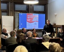 𝑰𝒔𝒕𝒐𝒓𝒊𝒆 𝒔̗𝒊 𝒑𝒐𝒍𝒊𝒕𝒊𝒄𝒂̆. 𝑰𝒏 𝒉𝒐𝒏𝒐𝒓𝒆𝒎 𝑽𝒍𝒂𝒅 𝑵𝒊𝒔𝒕𝒐𝒓 𝒆𝒎𝒆𝒓𝒊𝒕𝒊